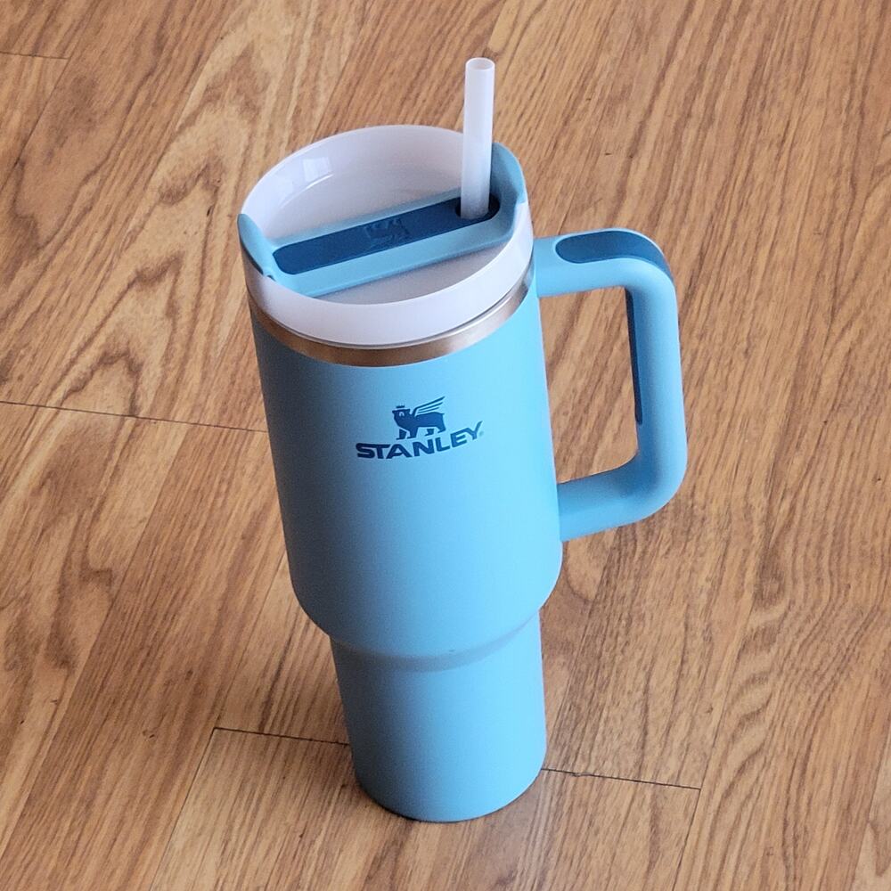Stanley Quencher H2.0 FlowState Tumbler 40 oz Light Blue Teal with Handle Straw